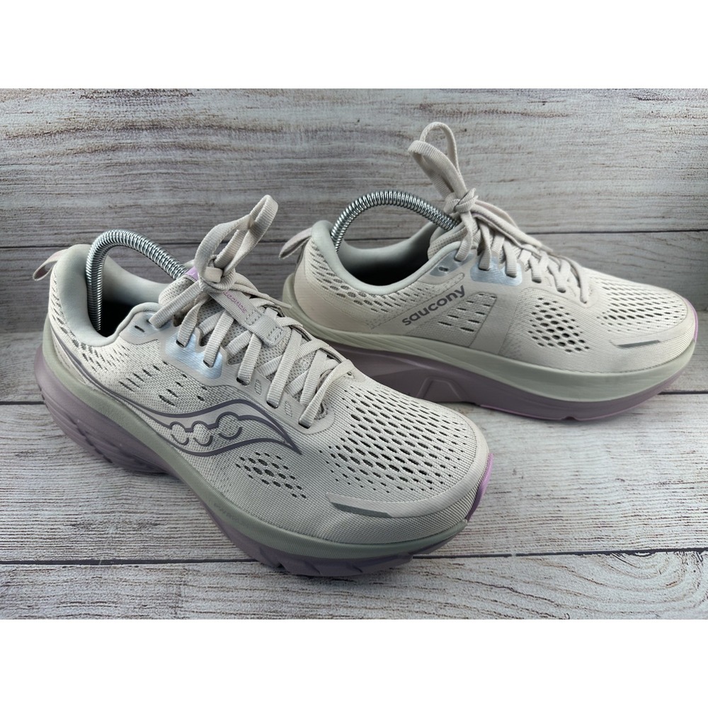Saucony Women's White and Lavender Guide 18 Lace Up Running Shoes Size 9 Wide